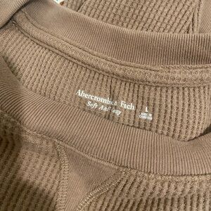 Abercrombie & Fitch Tan Knit Sweater
